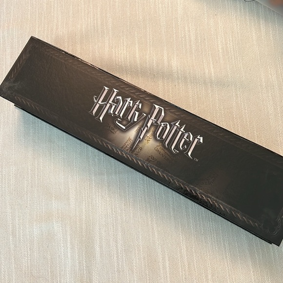 Harry Potter’s Wand That Lights Up 14 Inches long Noble Collection - Picture 7 of 11